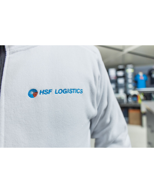 ZET ZELF EEN NAAM OP HET SHIRT