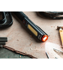 NEBO BIG LARRY PRO+ OPLAADBAAR NEBO BIG LARRY PRO+ OPLAADBAAR