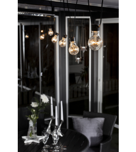 LED KOPPELBAAR LICHTSNOER FEESTVERLICHTING STARTSET. 10 PEER EXTRA WARMWITTE FILAMENT, 4 TRAPS DIMMER, LENGTE 10M, SPACING 100CM, 10M AANSLUITSNOER, ZWARTE KABEL, MEMORYFUNCTIE, 24V BUITENTRAFO, VERLENGBAAR TOT MAX 40M LENGTE 230-240V