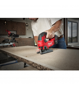 M18 FUEL DECOUPEERZAAGMACHINE